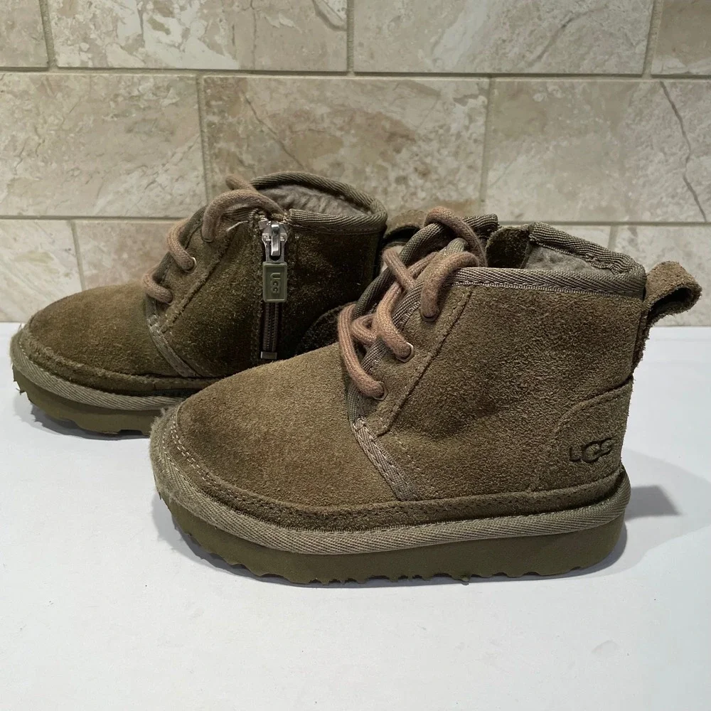 UGG Neumel II Burnt Olive Suede Toddler Boots Size 8 USA‎